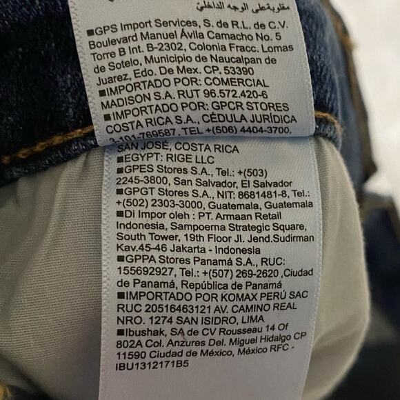 Old Navy Mid Rise Boyfriend Barbara Clean Denim Blue Jean Shorts Size 18 - Picture 5 of 7